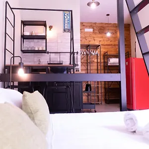 Apartment Tiny Daisy House, Neapel